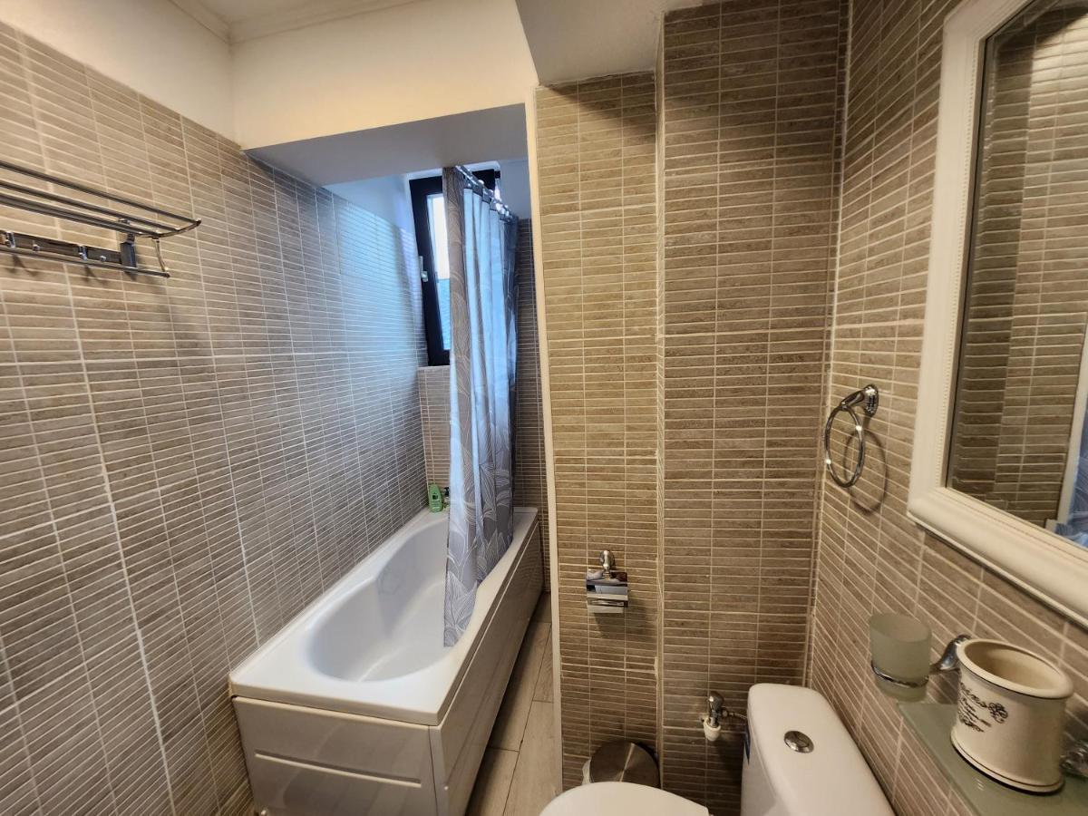 Boutique City Retreats Apartments 이아시 외부 사진