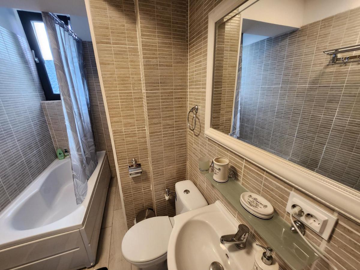 Boutique City Retreats Apartments 이아시 외부 사진